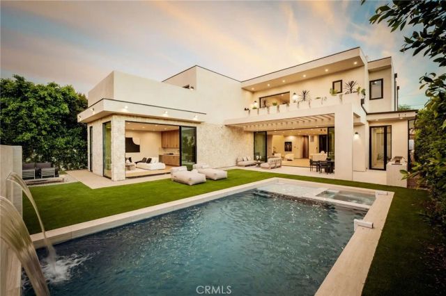 15447 Huston, Sherman Oaks, CA 91403