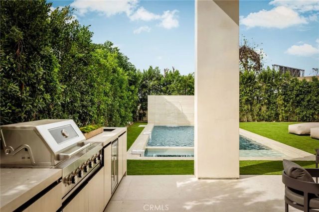 15447 Huston, Sherman Oaks, CA 91403