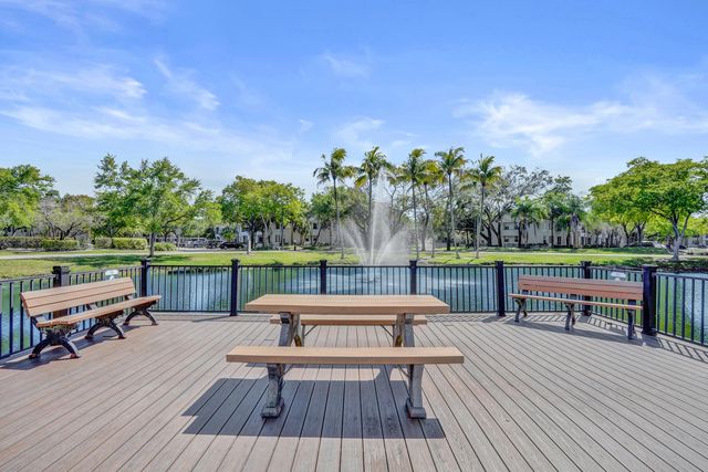 801 Lyons Road 19103, Coconut Creek, FL 33063