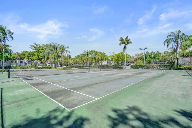 801 Lyons Road 19103, Coconut Creek, FL 33063