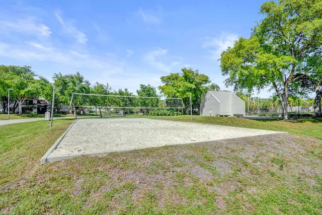801 Lyons Road 19103, Coconut Creek, FL 33063