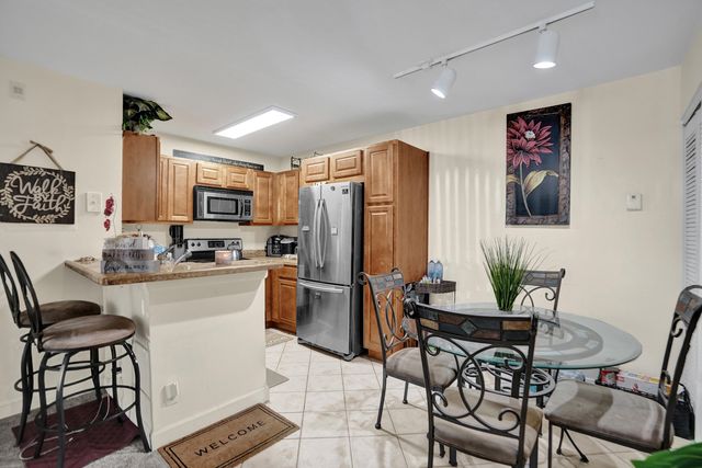 801 Lyons Road 19103, Coconut Creek, FL 33063