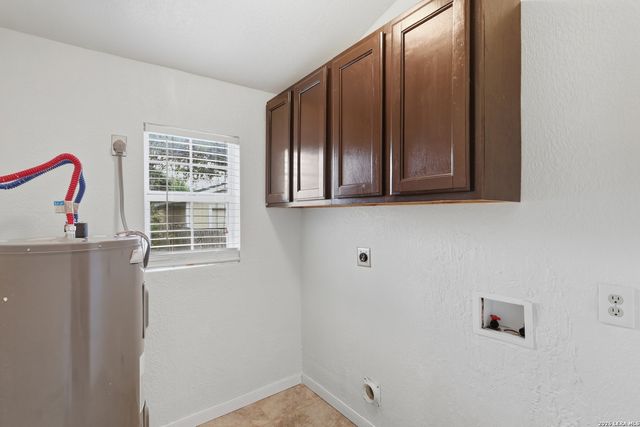 1030 W WINNIPEG AVE, San Antonio, TX 78225