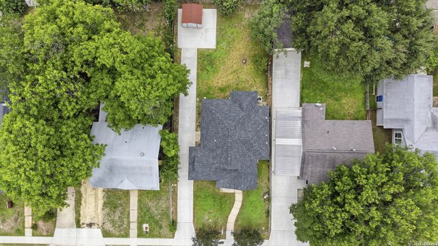 1030 W WINNIPEG AVE, San Antonio, TX 78225