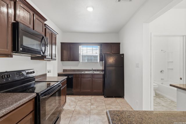 1030 W WINNIPEG AVE, San Antonio, TX 78225
