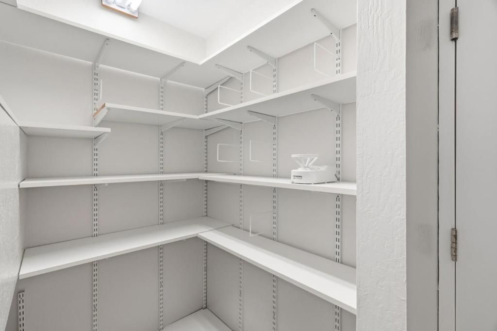 Image 14 of property listing at 5492 Castle Glen Avenue, San Jose, CA 95129