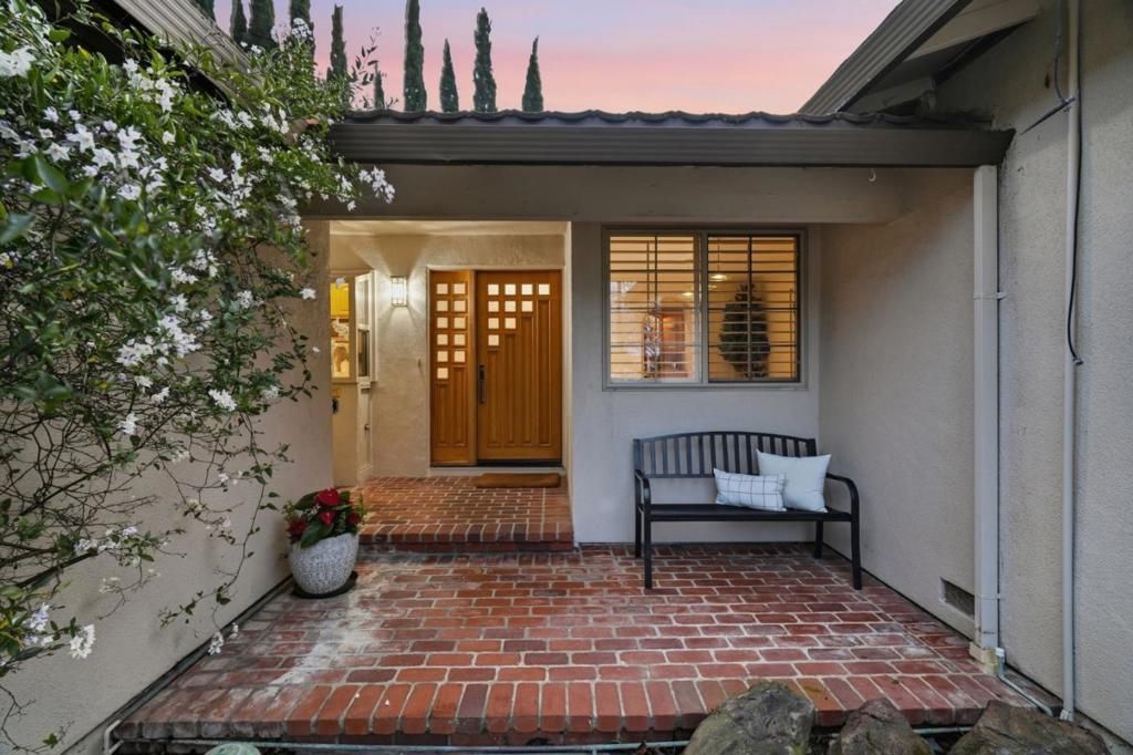 Image 2 of property listing at 5492 Castle Glen Avenue, San Jose, CA 95129