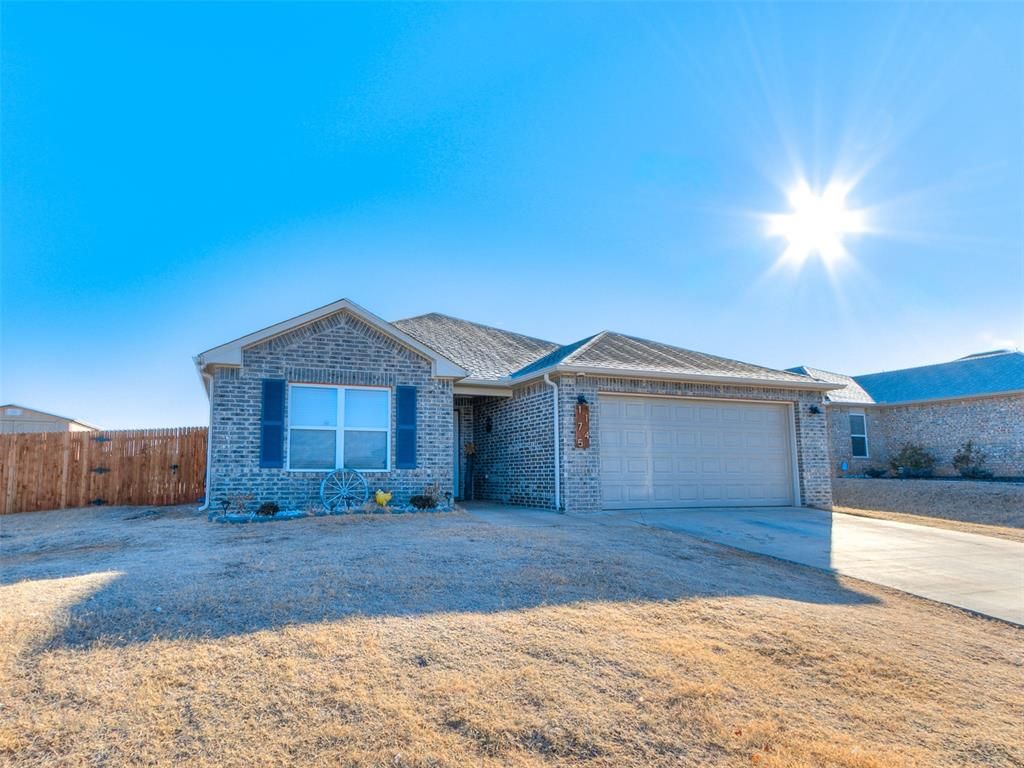 Image 1 of property listing at 11745 NW 96th Street, Yukon, OK 73099