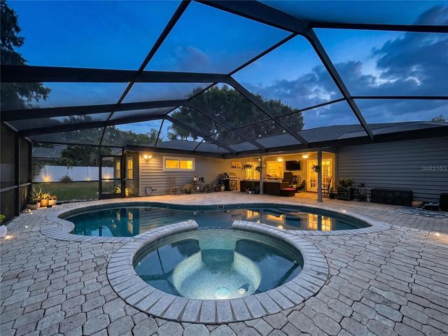 2210 ARBOR OAKS DRIVE, Valrico, FL 33594