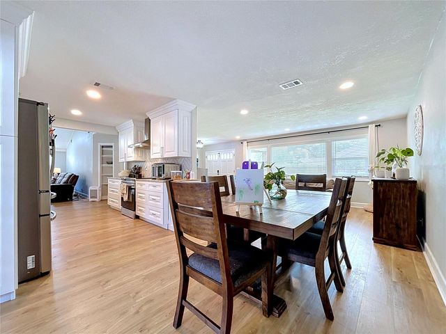 2210 ARBOR OAKS DRIVE, Valrico, FL 33594
