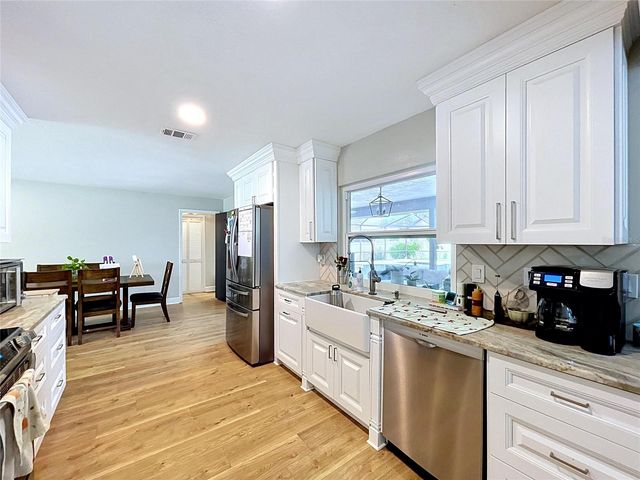 2210 ARBOR OAKS DRIVE, Valrico, FL 33594