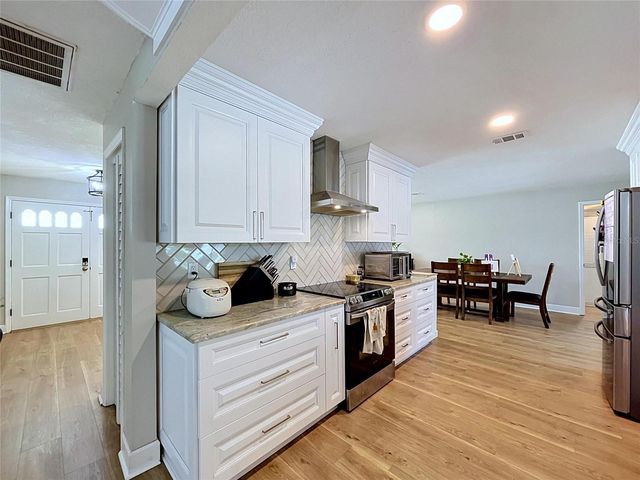 2210 ARBOR OAKS DRIVE, Valrico, FL 33594