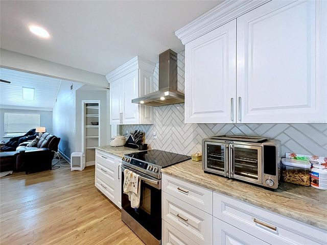 2210 ARBOR OAKS DRIVE, Valrico, FL 33594