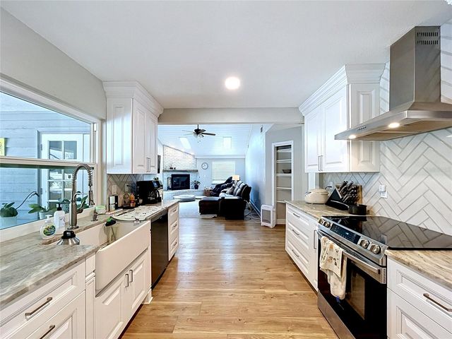 2210 ARBOR OAKS DRIVE, Valrico, FL 33594