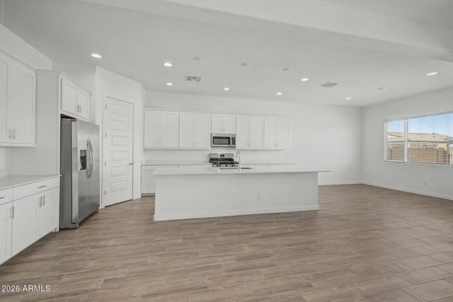 15024 W DESERT HOLLOW Drive, Surprise, AZ 85387