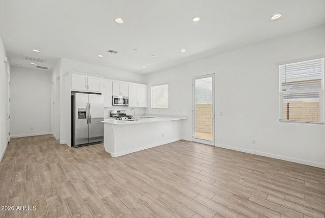 15024 W DESERT HOLLOW Drive, Surprise, AZ 85387