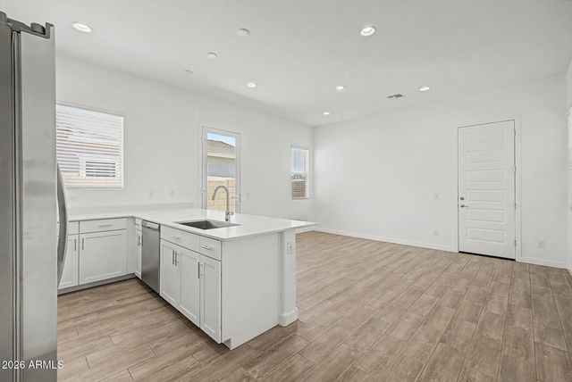 15024 W DESERT HOLLOW Drive, Surprise, AZ 85387