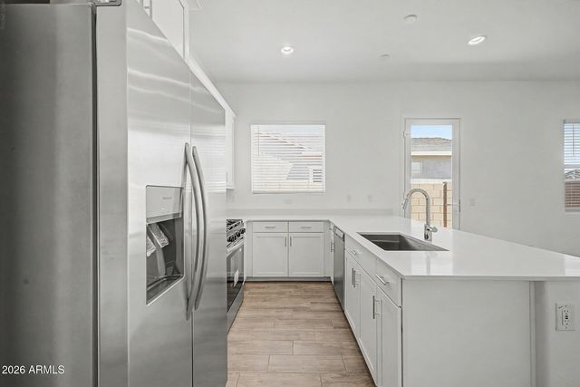 15024 W DESERT HOLLOW Drive, Surprise, AZ 85387