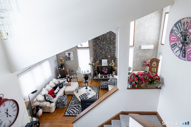 70 Pine Hollow Drive, Middlebury, CT 06762