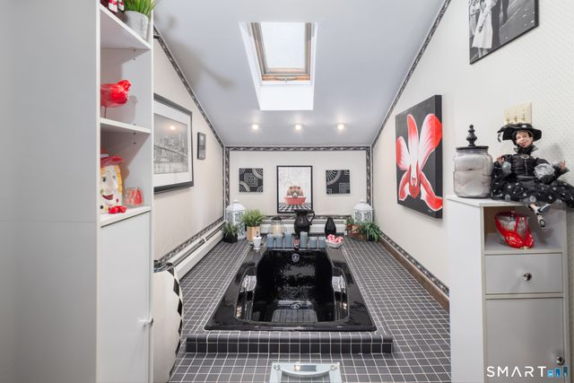 70 Pine Hollow Drive, Middlebury, CT 06762