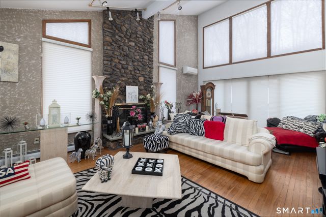 70 Pine Hollow Drive, Middlebury, CT 06762