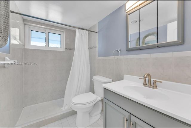 67 Coral Dr 1, Key Largo, FL 33037