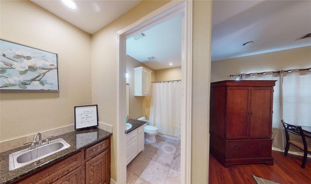 7039 Kingston Cove 307, Willis, TX 77318