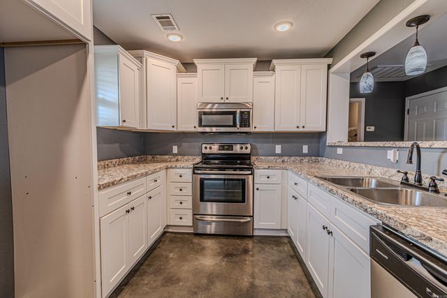 200 GAVIN Drive, Paragould, AR 72450