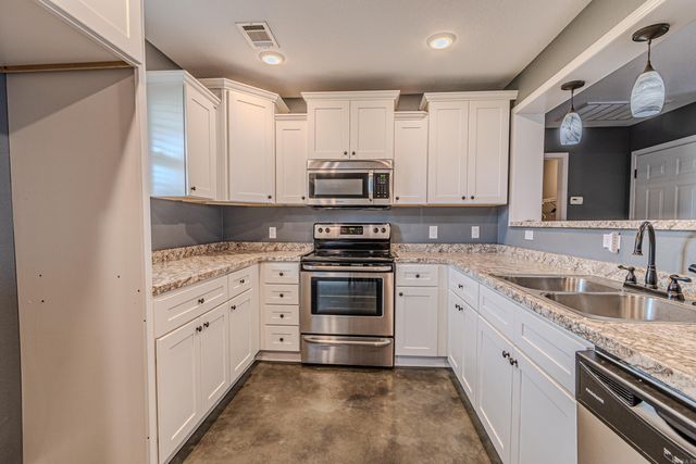 200 GAVIN Drive, Paragould, AR 72450