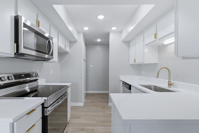 746 Red Wing Drive, Lewisville, TX 75067