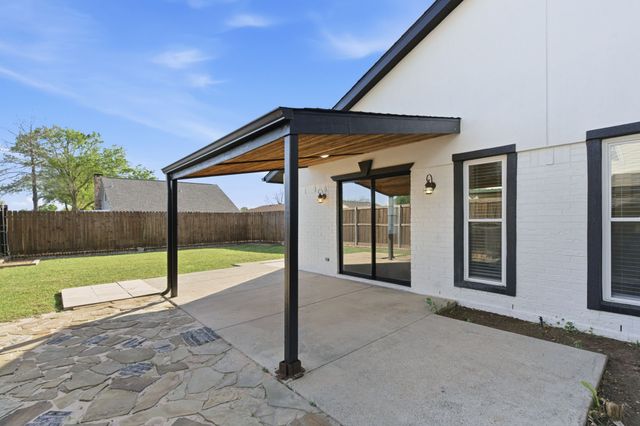 746 Red Wing Drive, Lewisville, TX 75067