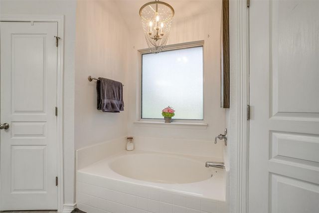 112 Tigers Eye Court, Weatherford, TX 76087