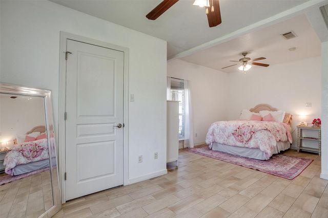 112 Tigers Eye Court, Weatherford, TX 76087