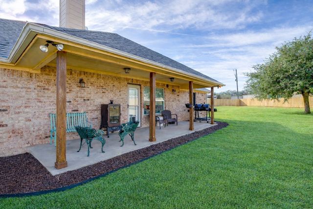 112 Tigers Eye Court, Weatherford, TX 76087