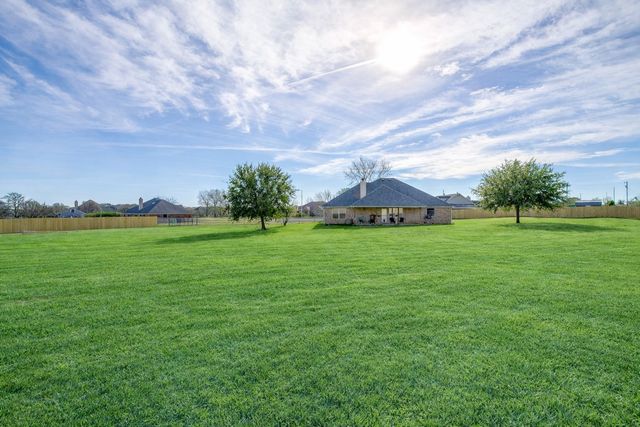 112 Tigers Eye Court, Weatherford, TX 76087