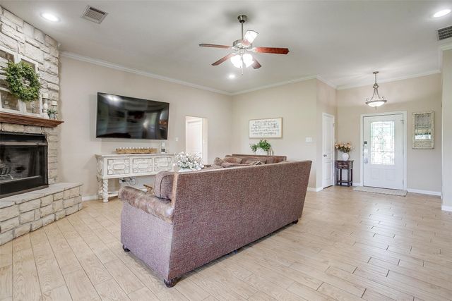 112 Tigers Eye Court, Weatherford, TX 76087