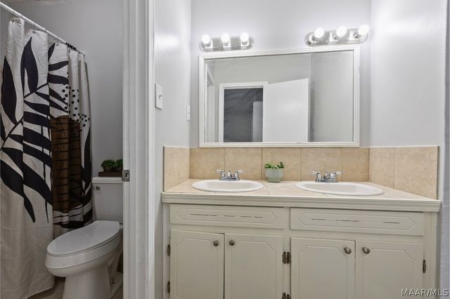 242 SMALLBROOK Drive, Montgomery, AL 36116