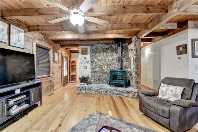 156 Bel Air Drive, Maysville, GA 30558