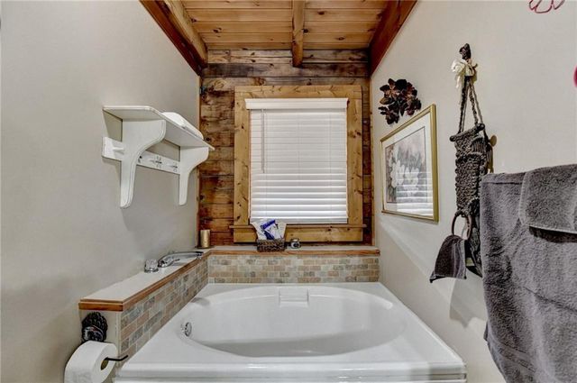 156 Bel Air Drive, Maysville, GA 30558