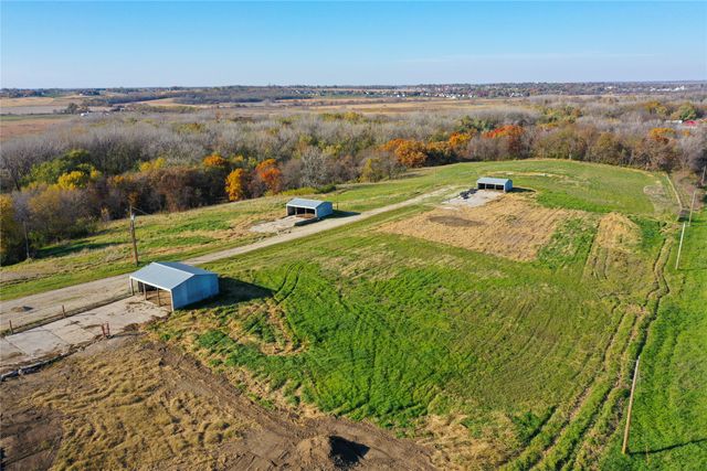 02 170th Avenue, Carlisle, IA 50047