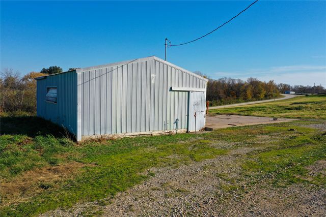 02 170th Avenue, Carlisle, IA 50047