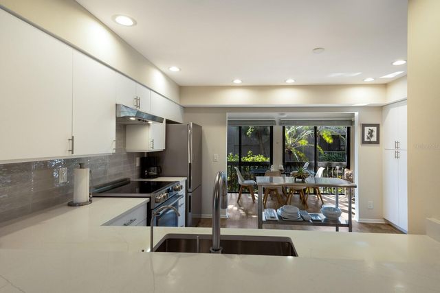 1479 LANDINGS CIRCLE 41, Sarasota, FL 34231
