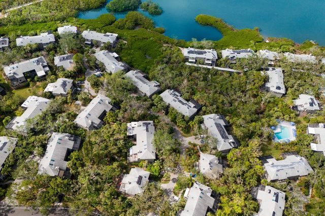 1479 LANDINGS CIRCLE 41, Sarasota, FL 34231