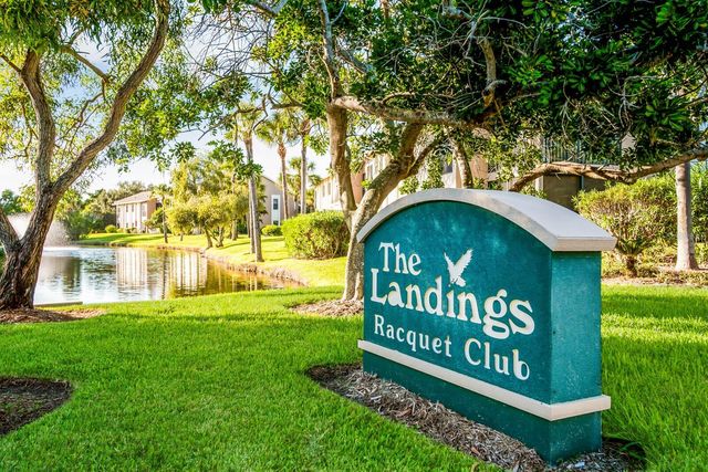 1479 LANDINGS CIRCLE 41, Sarasota, FL 34231