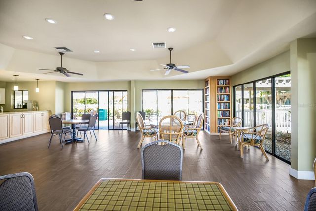 1479 LANDINGS CIRCLE 41, Sarasota, FL 34231