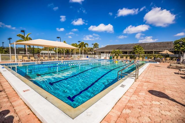 1479 LANDINGS CIRCLE 41, Sarasota, FL 34231