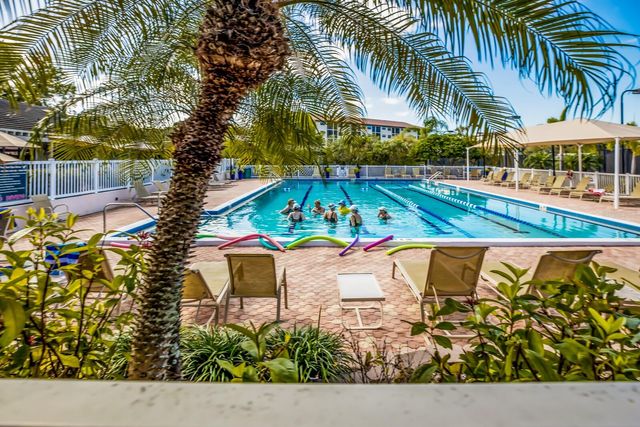1479 LANDINGS CIRCLE 41, Sarasota, FL 34231