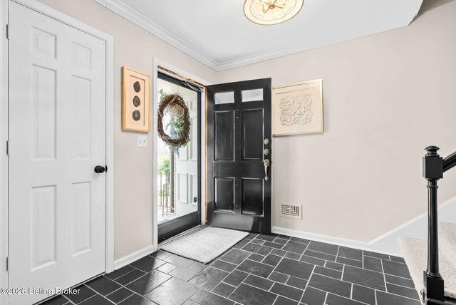 3601 Falls Bluff Ct, Louisville, KY 40241