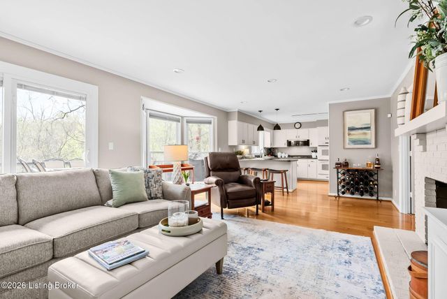 3601 Falls Bluff Ct, Louisville, KY 40241