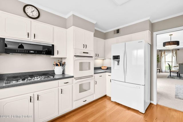 3601 Falls Bluff Ct, Louisville, KY 40241